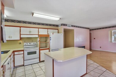 12417-N-Cherry-Hills-Dr-East-24