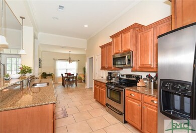 Granite counters, stainless steel appliances, cust