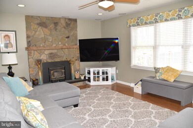 341 Evergreen Dr, North Wales, PA 19454 - photo 3