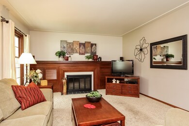 005-Living_Room-3217539-large