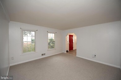 8009 Daffodil Ct, Springfield, VA 22152 - photo 5