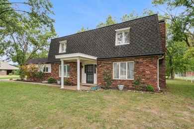 1213 NE 5th St, Pryor, OK 74361 - photo 3