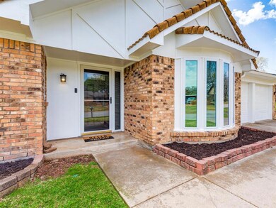 2833 Summerdale Dr, Hurst, TX 76054 - photo 4