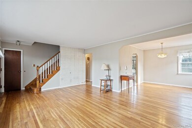 178 Farnum Blvd, Franklin Square, NY 11010 - photo 5