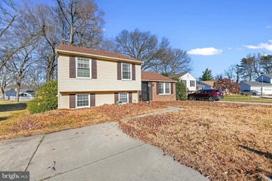16 Tulip Tree Ct, Essex, MD 21221 - photo 3