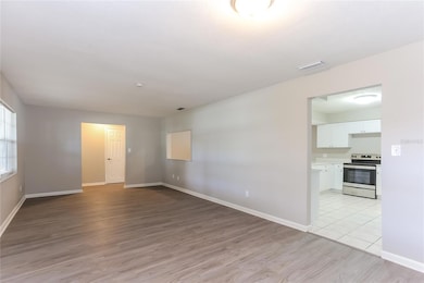 2209 Malibu Dr, Brandon, FL 33511 - photo 3