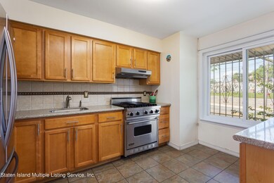 950 Clove Rd, Staten Island, NY 10301 - photo 3
