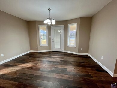 3315 SW 44th Terrace, Topeka, KS 66610 - photo 7