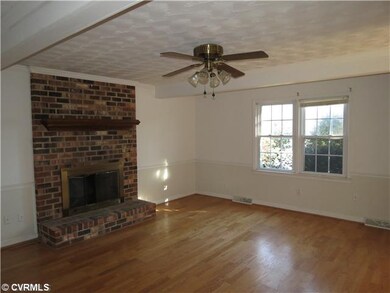 Den/Family/Great Room - Family Room, brick firepla