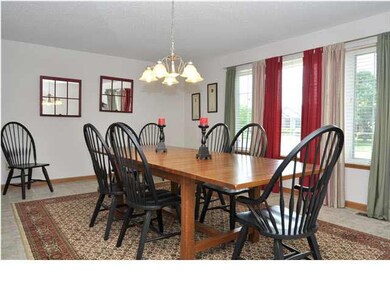 FORMAL DINING