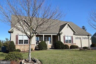 812 Jasmine Ave, Mount Joy, PA 17552 - photo 2