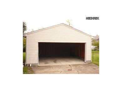 2.5 CAR GARAGE