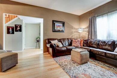 006_Family Room