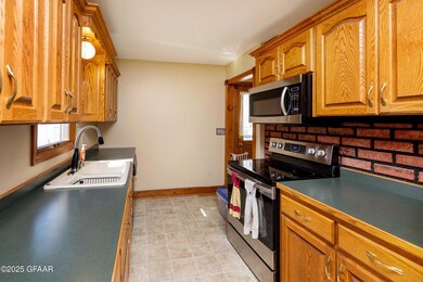 1705-8th-Ave-N-012