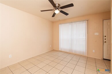 4303 Alan Kent Dr unit B, Killeen, TX 76549 - photo 3