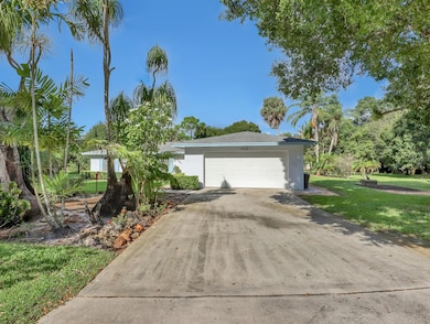 853 Palo Verde Ct, Haverhill, FL 33415 - photo 4