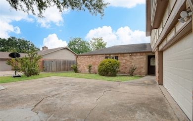 14211 Ella Lee Ln, Houston, TX 77077 - photo 7