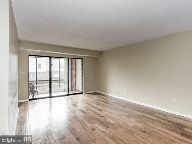 10212 Bushman Dr unit 214, Oakton, VA 22124 - photo 5