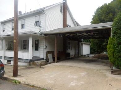 411 E Ridge St, Coaldale, PA 18218 - photo 3