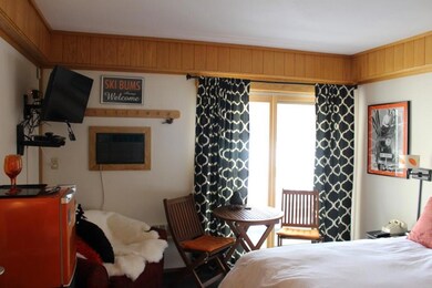 Fully furnished Sugarloaf Inn Room