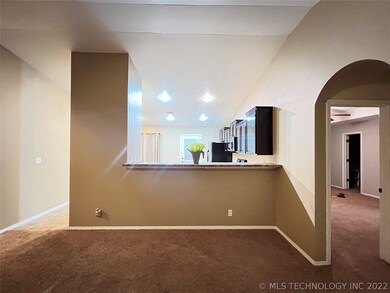 9285 S 256th East Ave, Broken Arrow, OK 74014 - photo 3