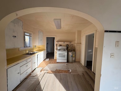 324 10th St N, Vale, OR 97918 - photo 7