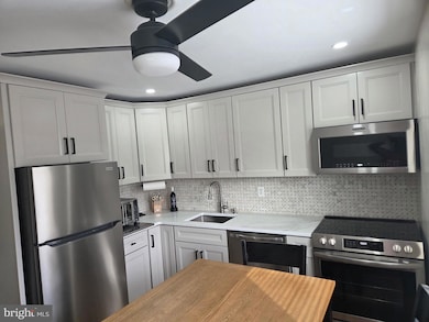 704 Silver Ct, Hamilton Square, NJ 08690 - photo 2