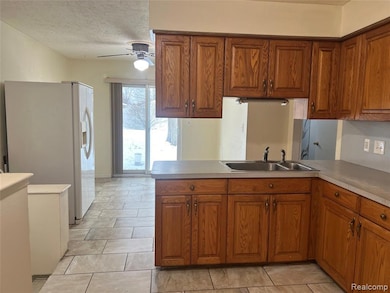 6039 N Silvery Ln, Dearborn Heights, MI 48127 - photo 6