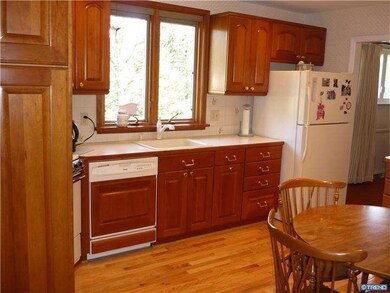 504 N Country Club Dr, Newark, DE 19711 - photo 2