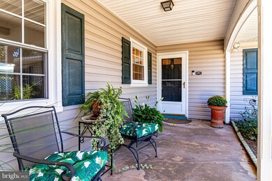 4209 Penner Ln, Fairfax, VA 22033 - photo 4