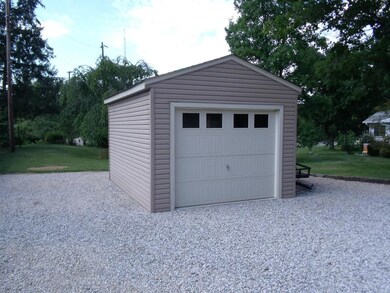 1-car detached garage