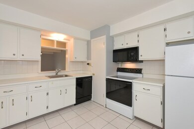 208 Windsor Dr, Framingham, MA 01701 - photo 5