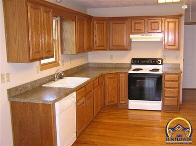 3613 SW Nicholas Ct, Topeka, KS 66610 - photo 3