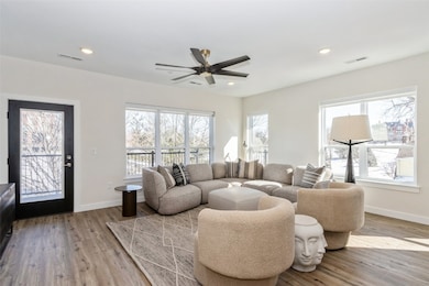 1953 1st Ave SE unit 301, Cedar Rapids, IA 52402 - photo 2