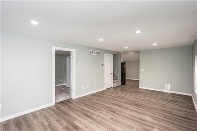 1721 22nd St, Des Moines, IA 50310 - photo 4