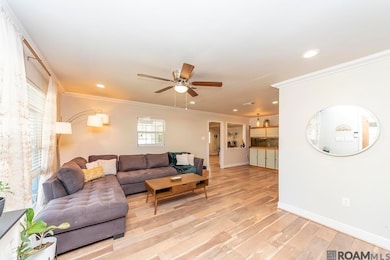 2120 S Woodcrest St, Denham Springs, LA 70726 - photo 2