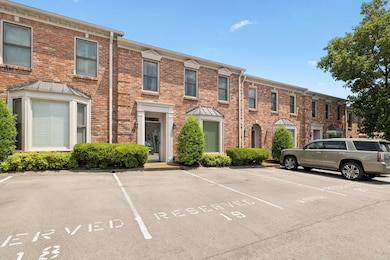 2014 Graybar Ln unit 2014, Nashville, TN 37215 - photo 2