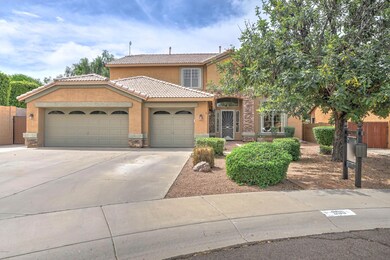 995 E Tyson St-1
