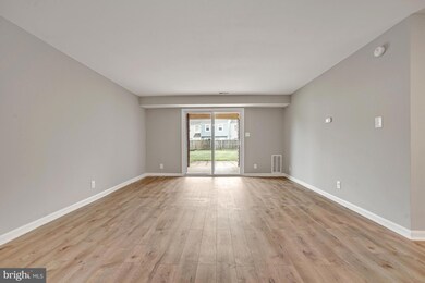 102 Chesterfield Ln unit 103, Stafford, VA 22556 - photo 4