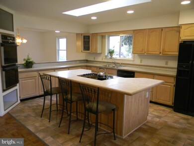 106 Breezewood Dr, Colonial Beach, VA 22443 - photo 3