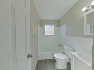 10432 Royal Dr, Saint Louis, MO 63136 - photo 5