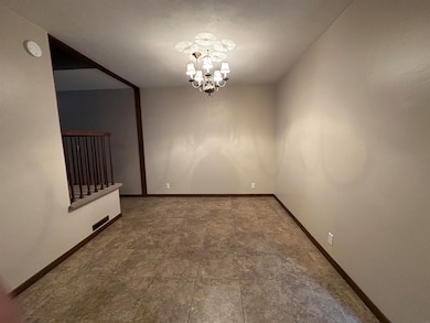 205 Ohio St unit 4, Decorah, IA 52101 - photo 4