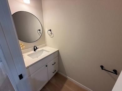 318 Ruthie Ave, Milbank, SD 57252 - photo 7