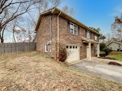 3799 Cloverbrook Dr, Clarksville, TN 37040 - photo 2