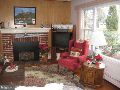 89 Rose Ave, Leola, PA 17540 - photo 3