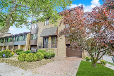 78 Claradon Ln unit 170, Staten Island, NY 10305 - photo 2