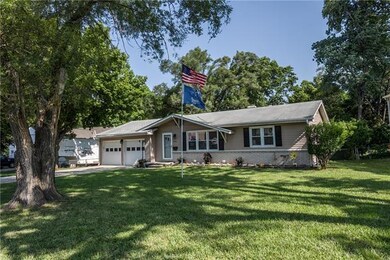 7340 Goddard Dr, Shawnee, KS 66203 - photo 3