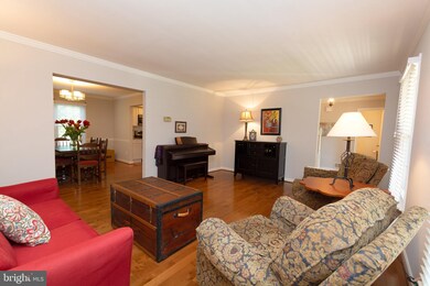 3524 Honey Locust Ct, Fairfax, VA 22033 - photo 4