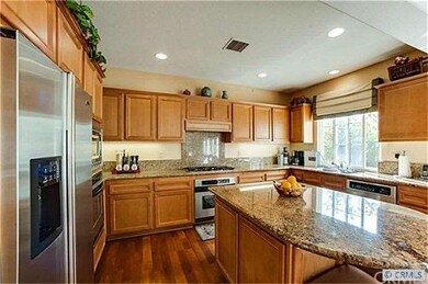 Upgraded Kitchen with Granite Counters, Full Back 