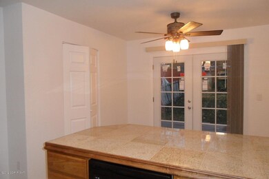 7613 Snow View
